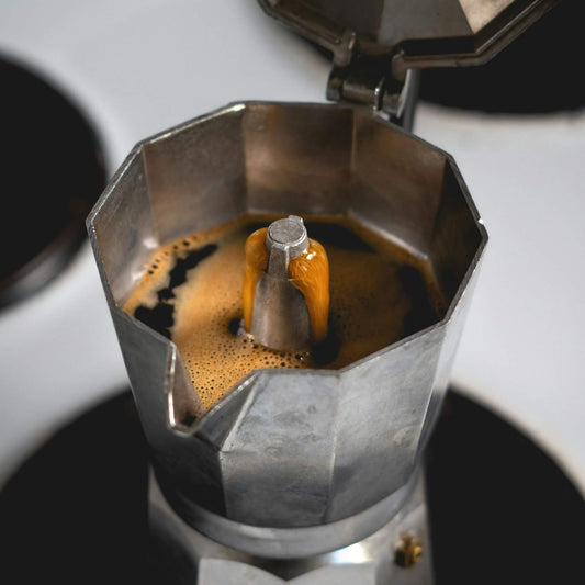 Comment faire le meilleur café avec une cafetière italienne (moka pot)